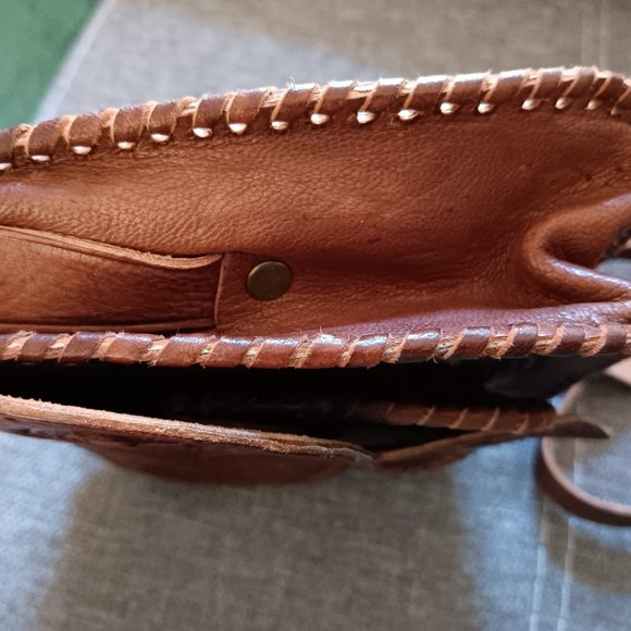 Moroccan Hand-Tooled Leather Pocketbook - Picture 12 of 14